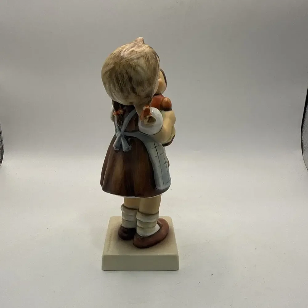 1960’s Rare FIRST VERSION, TMK3,HUMMEL GOEBEL “KISS ME” WITH SOCKS #311 *